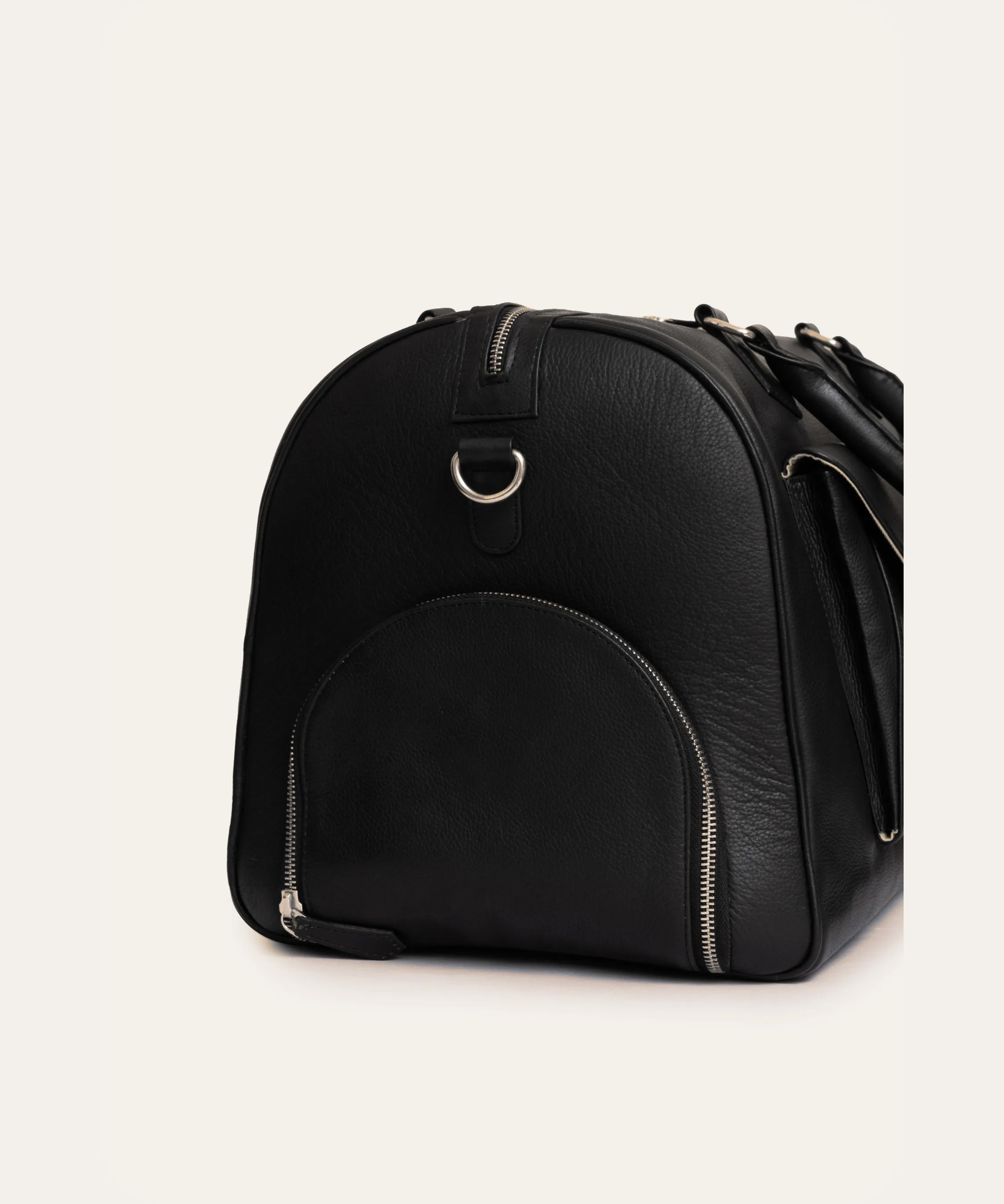 AION DUFFLE BAG - BLACK