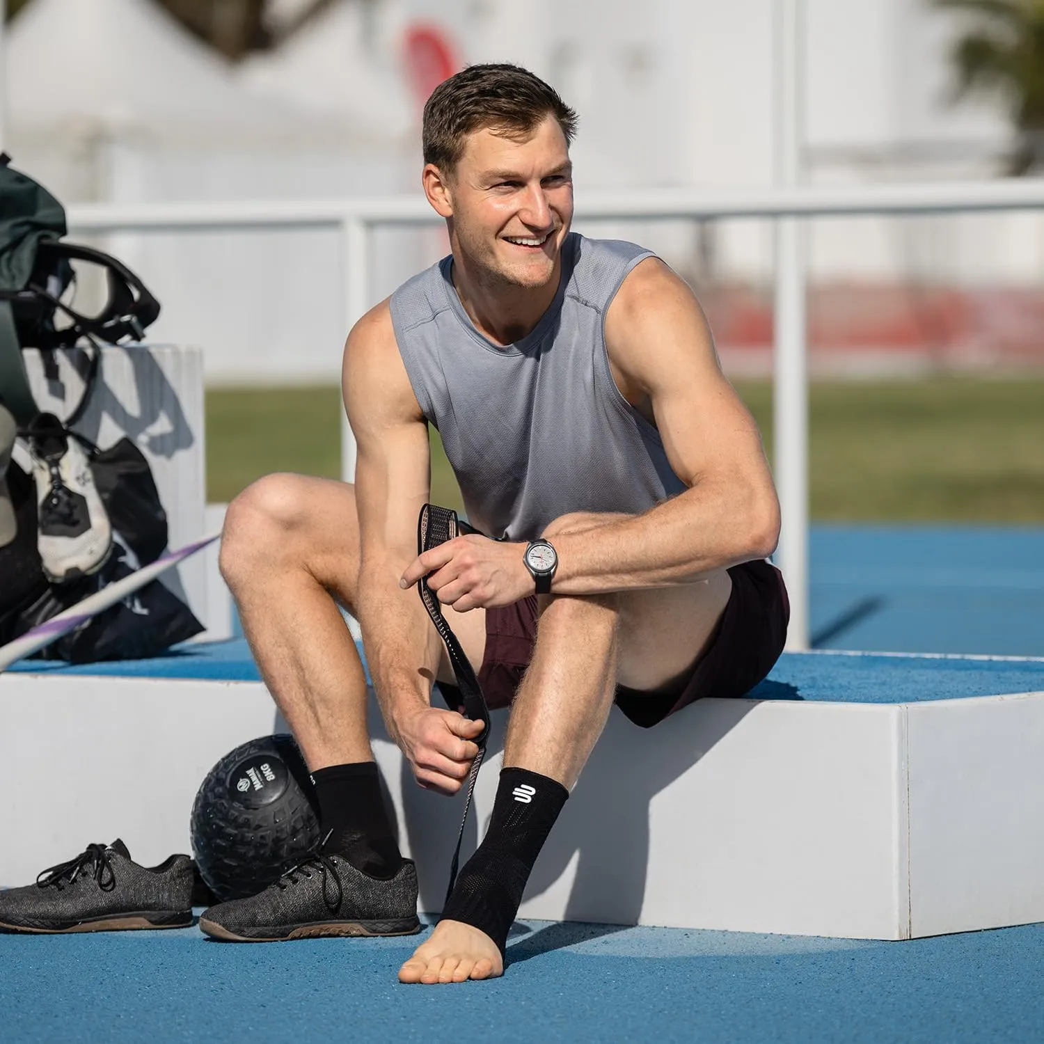 Bauerfeind Sports Ankle Support - Breathable Compression (Black, Large/Left)