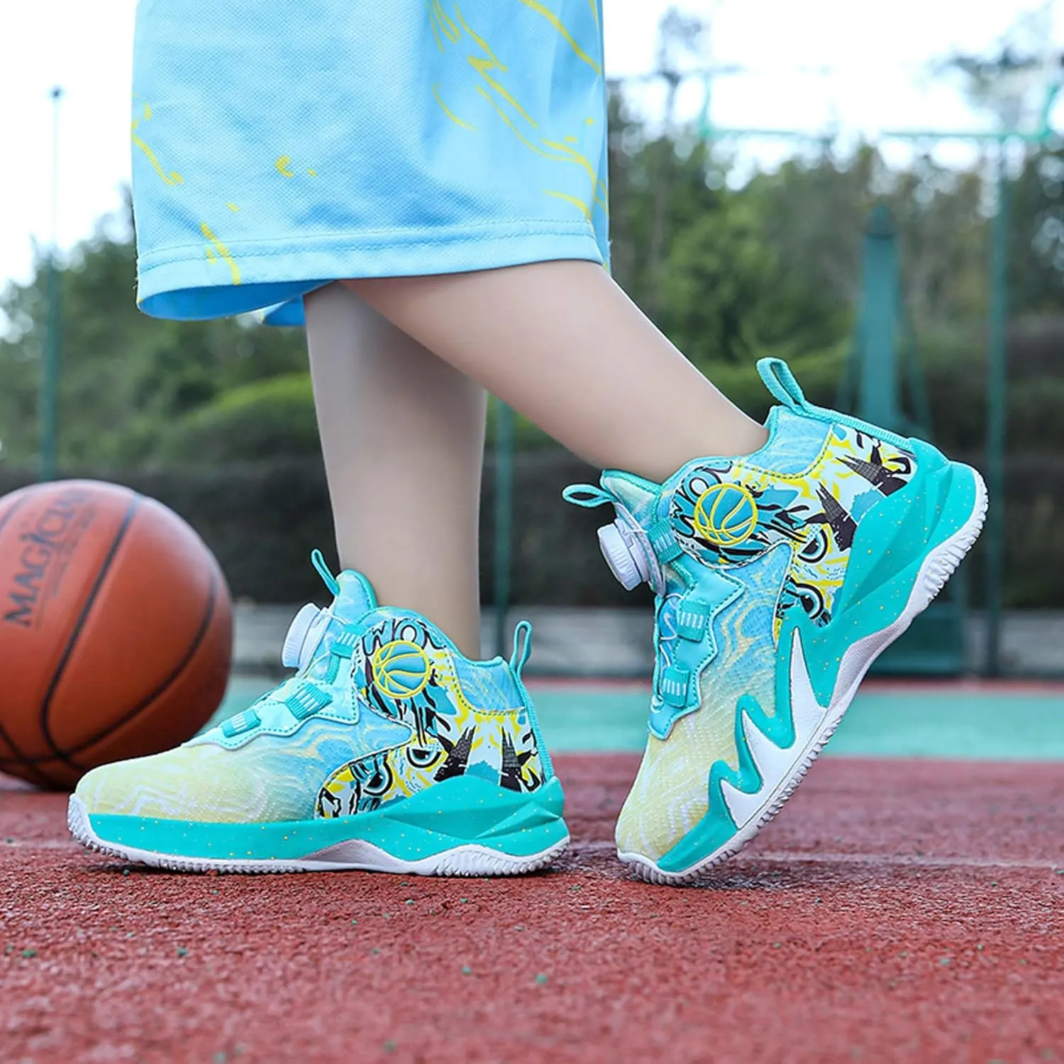 Boys Non Slip Shock Absorbing Basketball Shoes Kids Sneakers Low Top Ultra Light Breathable Casual Walking Shoes Arch Support Running Shoes Black