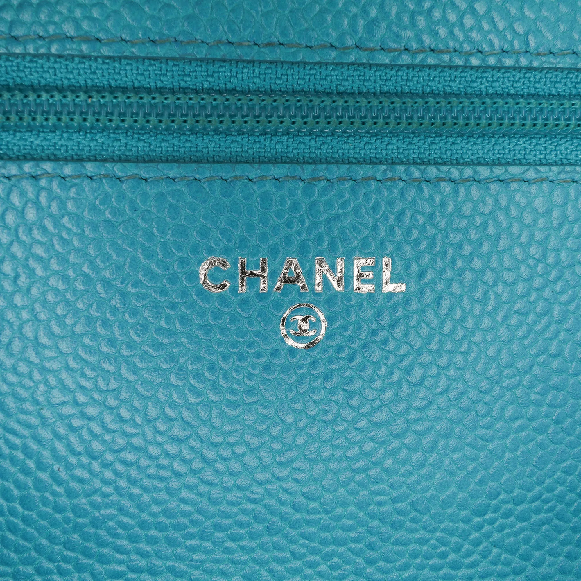 Caviar Bicolor CC Wallet On Chain