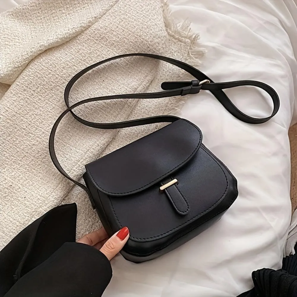 Elise – Vintage-Inspired Crossbody in Sleek Saddle Style