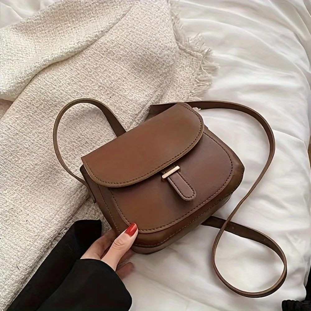 Elise – Vintage-Inspired Crossbody in Sleek Saddle Style