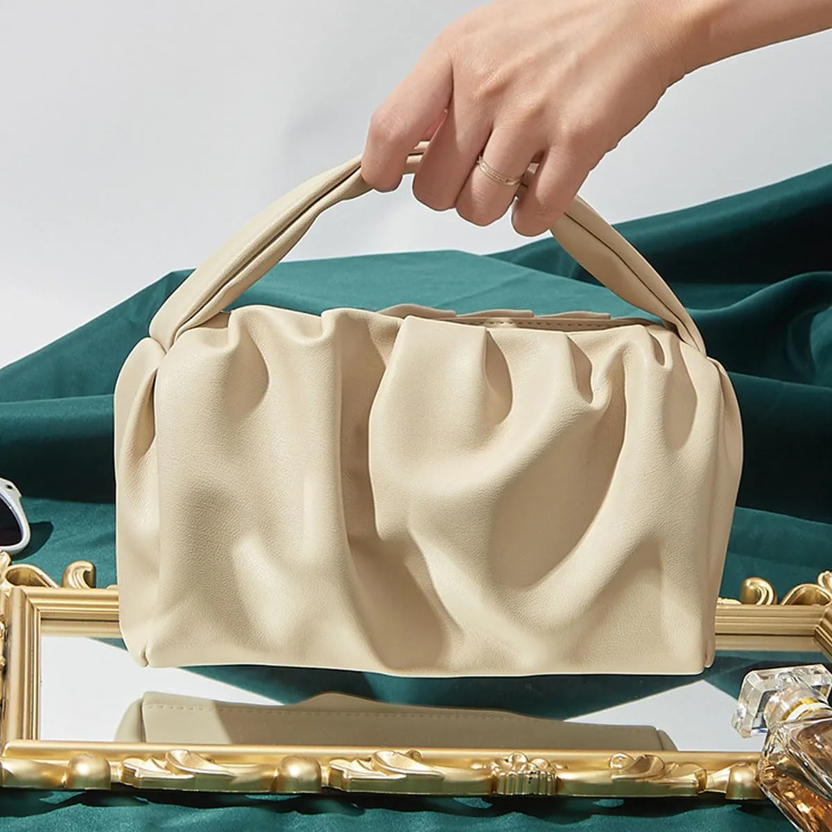 Fresh, Sweet, Solid Color Women's Handbag Trend Versatile Handbag Makeup Bag Japanese Simple Cloud Bag Cosmetic Bag (Beige)