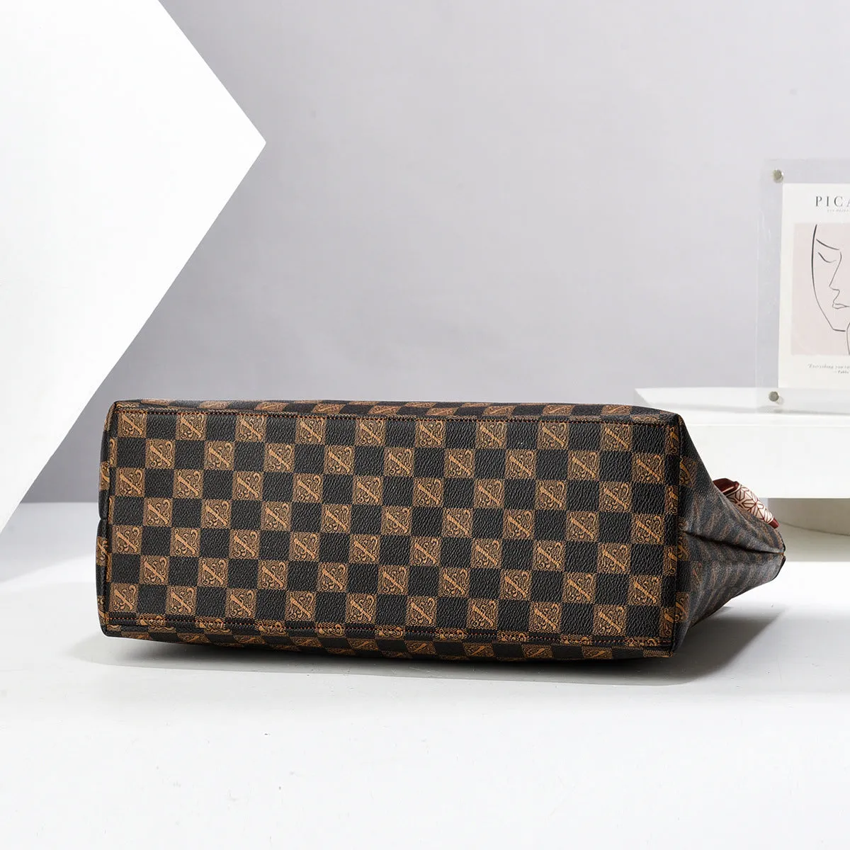 H1846 - Printed Large Tote Handbag