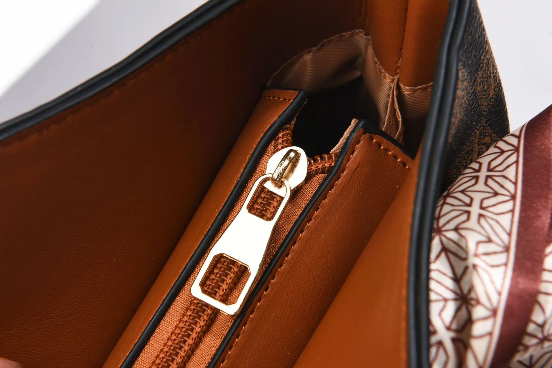 H1846 - Printed Large Tote Handbag