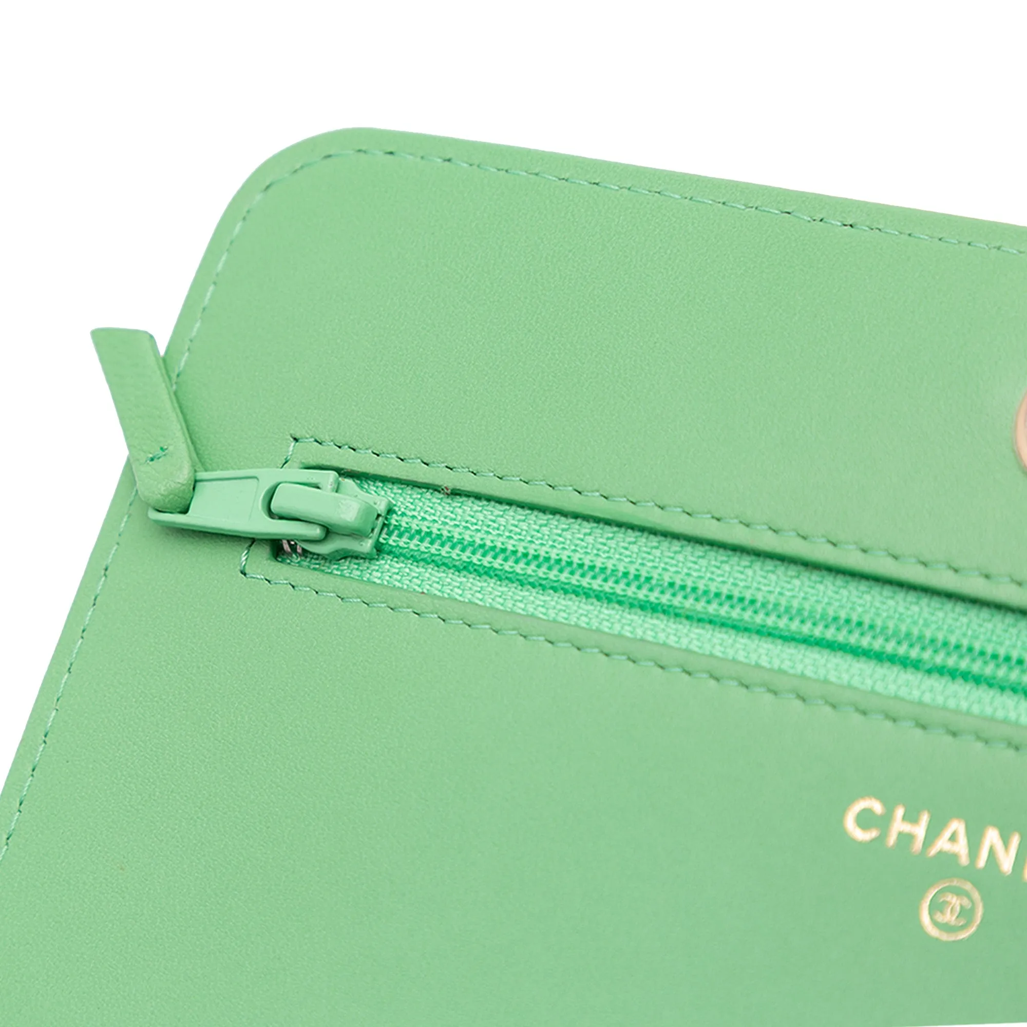 Lambskin Boy Wallet On Chain