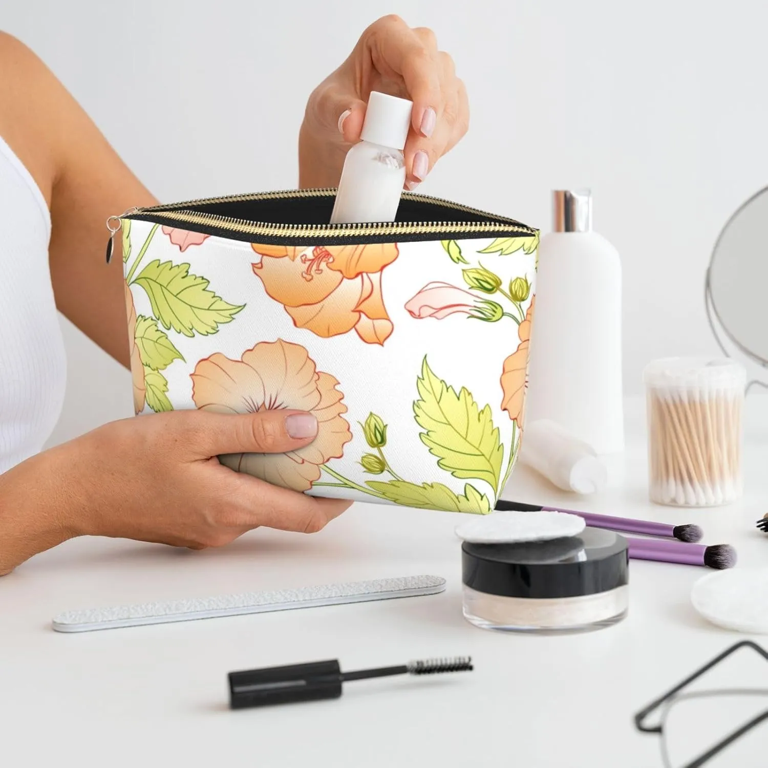 Leather Travel Toiletry Makeup Bag Zipper Makeup Pouch Travel Essentials Portable Cosmetic Bag Organiser Suitable Business Trip for Woman Man Beautiful Cute Flower
