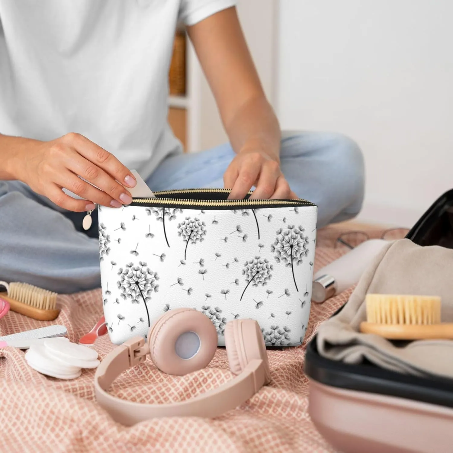 Leather Travel Toiletry Makeup Bag Zipper Makeup Pouch Travel Essentials Portable Cosmetic Bag Organiser Suitable Business Trip for Woman Man Beautiful Dandelion