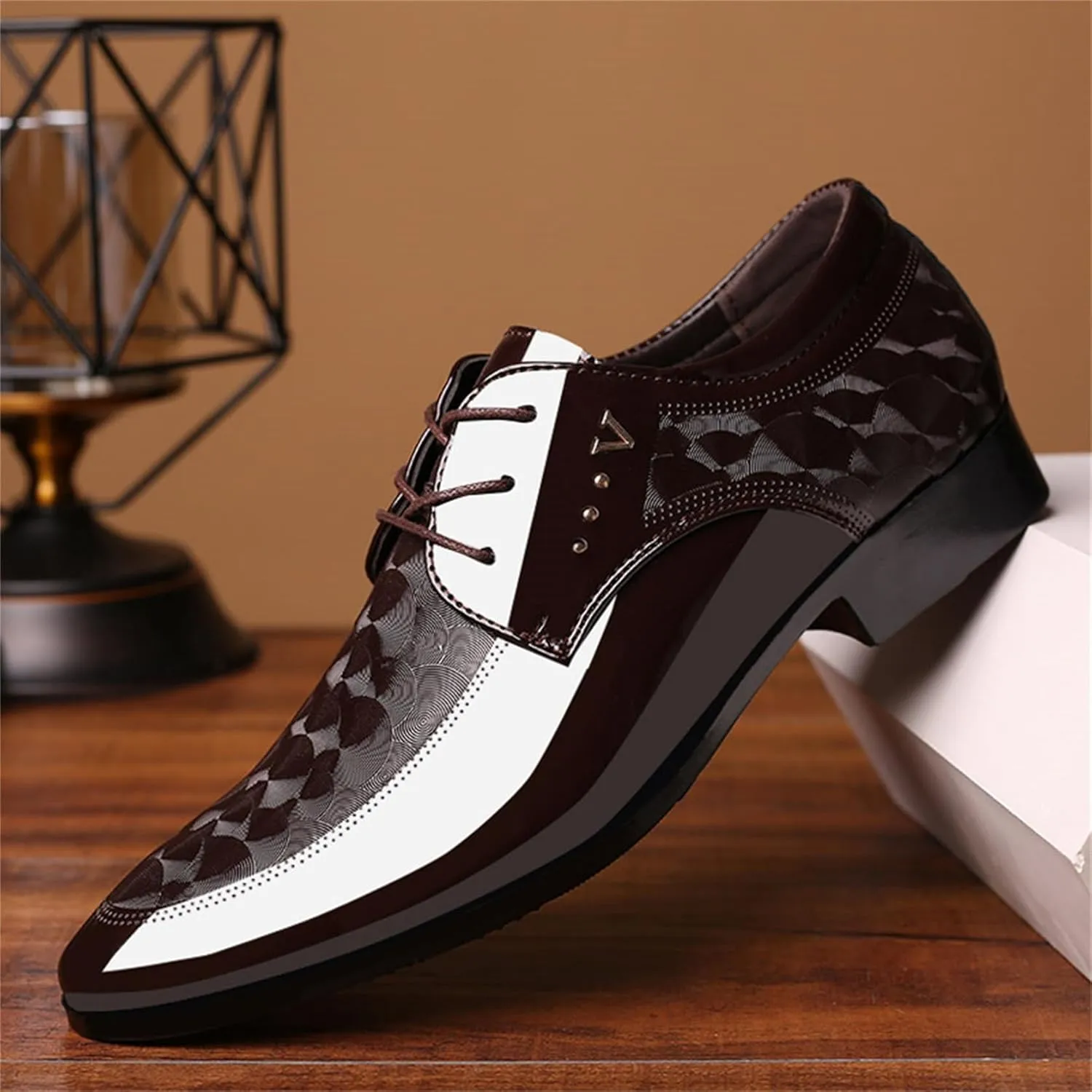 Men's Vintage Elegant Patent Leather Dress Shoes Lace-up Formal Business Oxfords Wedding Prom