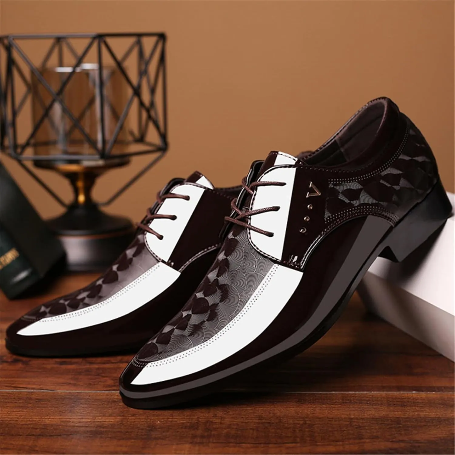 Men's Vintage Elegant Patent Leather Dress Shoes Lace-up Formal Business Oxfords Wedding Prom