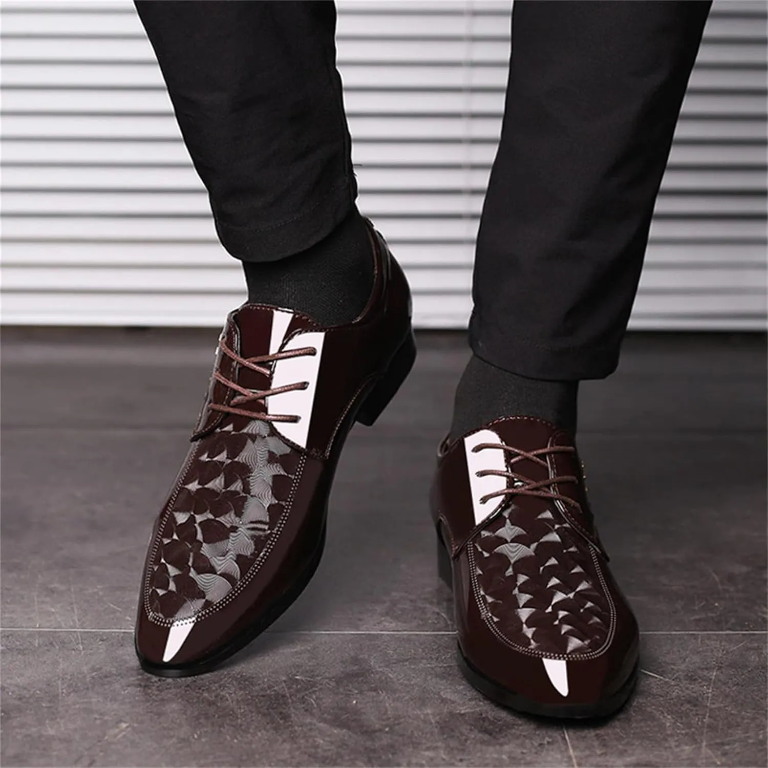 Men's Vintage Elegant Patent Leather Dress Shoes Lace-up Formal Business Oxfords Wedding Prom