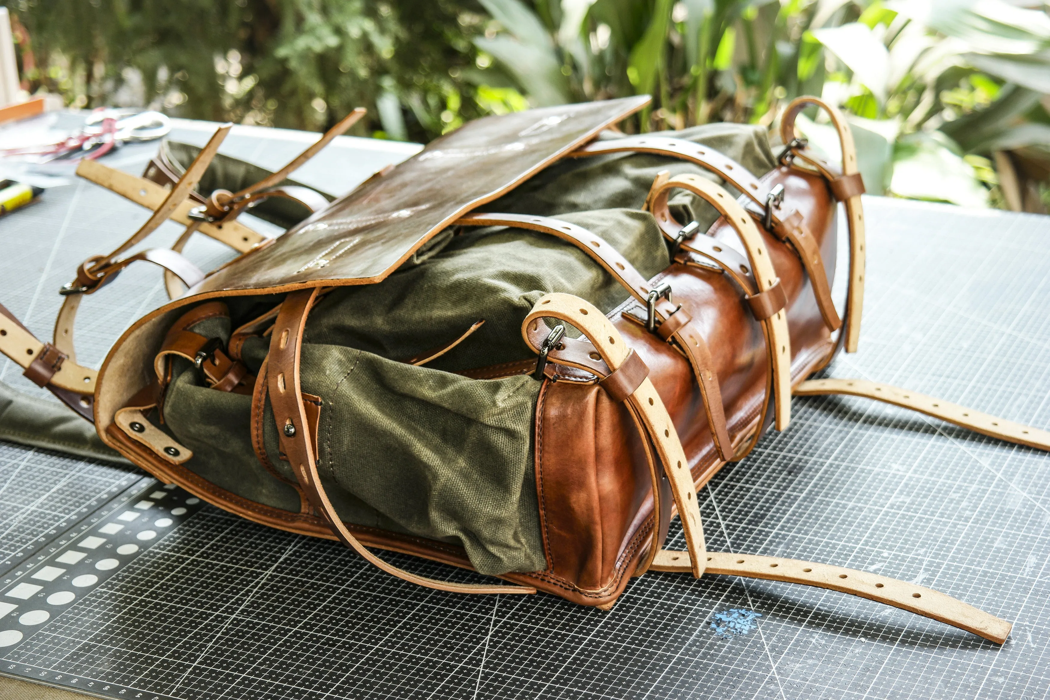 Oil wax canvas messenger bag with diagonal span and double shoulders| Waxed Canvas Backpack|