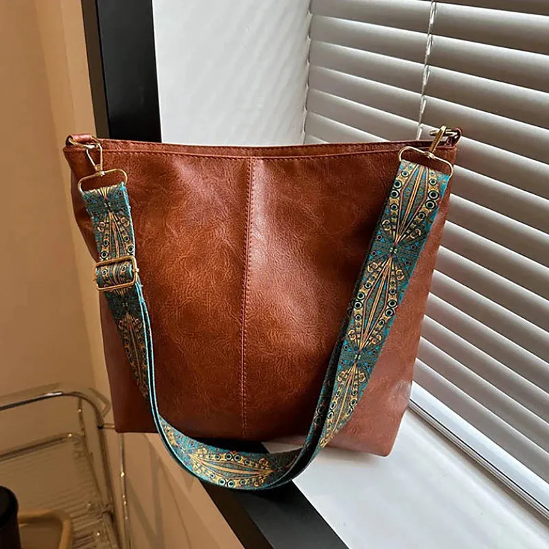 Simple Wide Strap Bucket Crossbody Bag