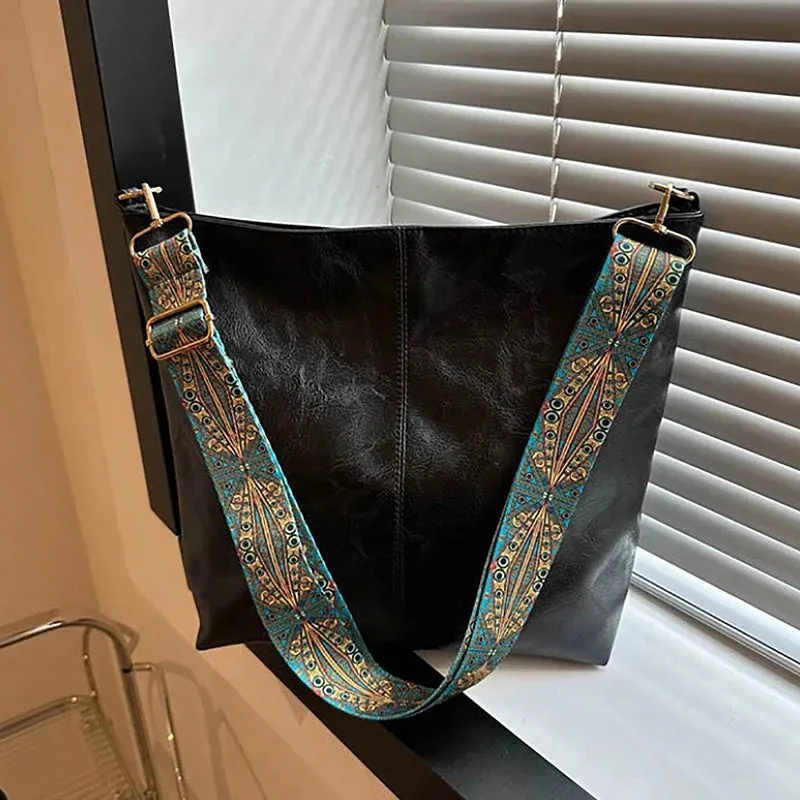 Simple Wide Strap Bucket Crossbody Bag