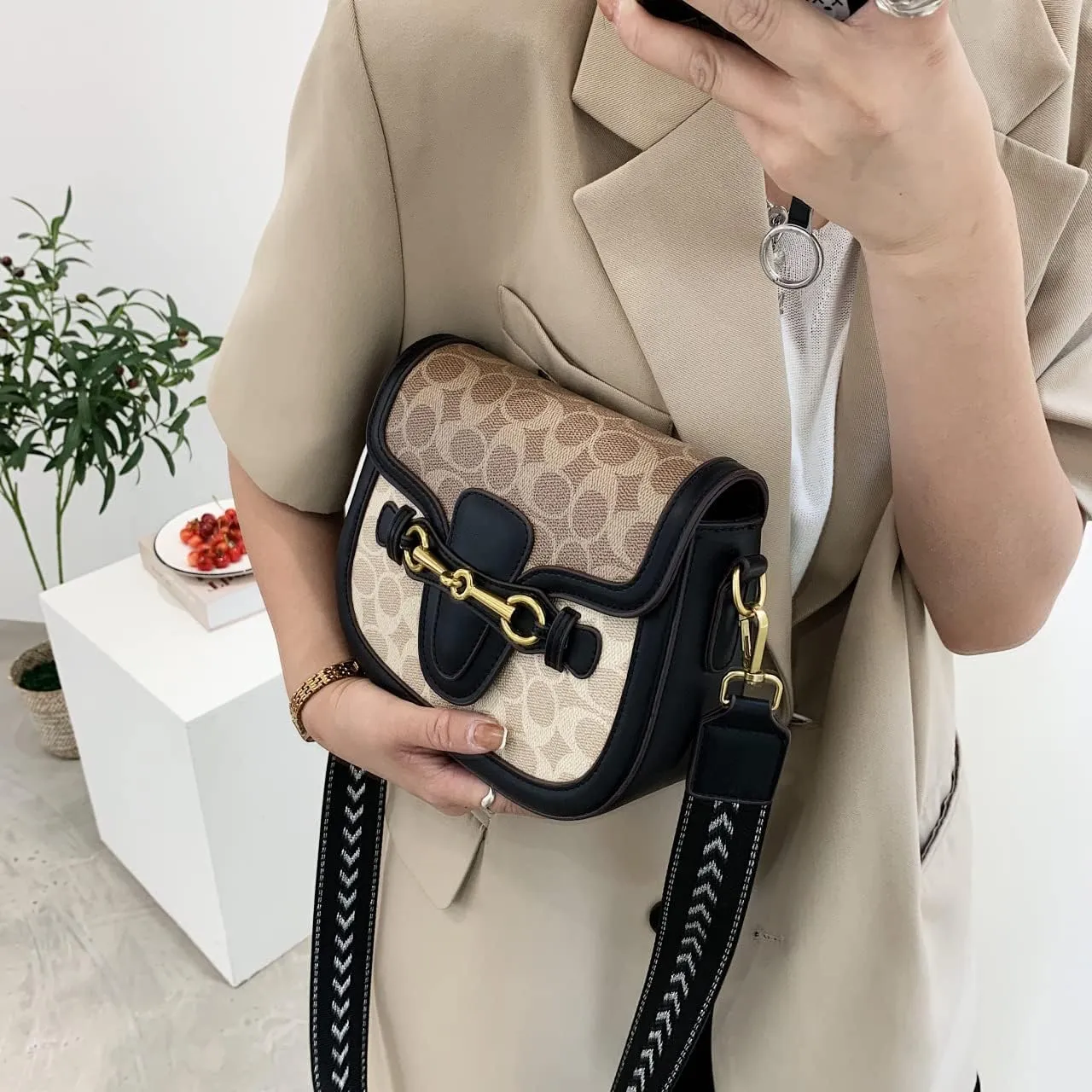 Small Crossbody Bags for Women - Artificial Leather Purse Handbag - Fashion Design - Golden Buckle