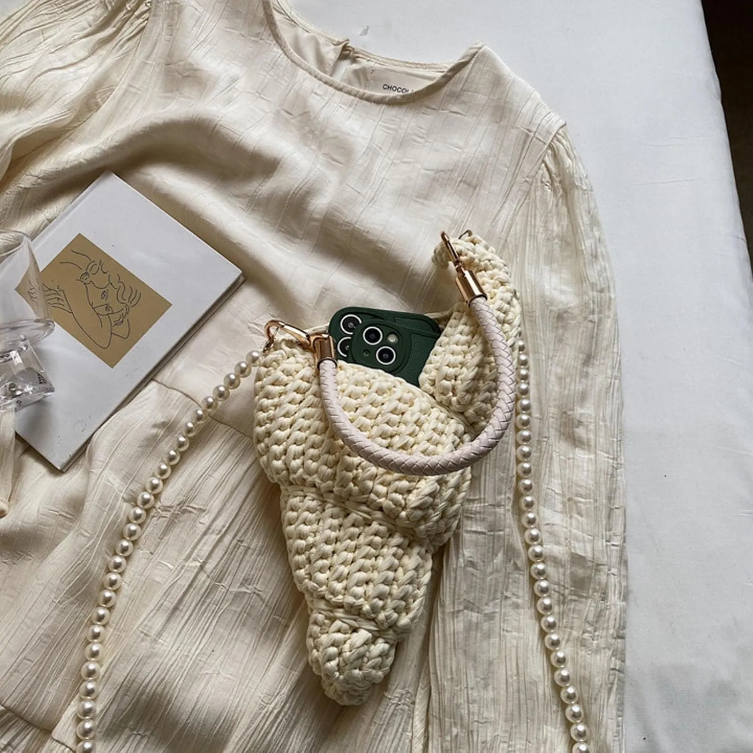 Women Bag Trendy Shoulder Bag with Pearl Strap Stylish Seashells Bag Fashion Crossbody Bag Handwoven Commuting Bag