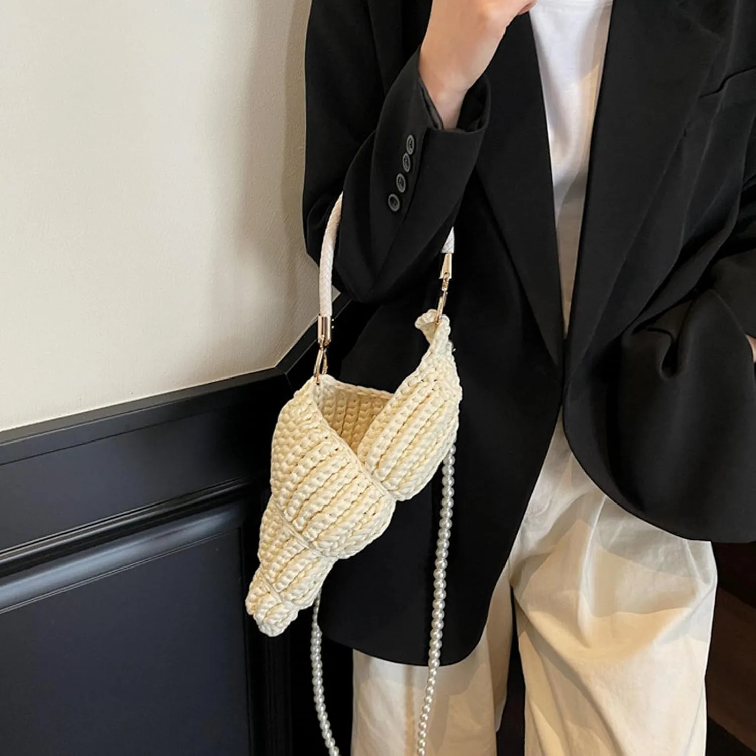 Women Bag Trendy Shoulder Bag with Pearl Strap Stylish Seashells Bag Fashion Crossbody Bag Handwoven Commuting Bag