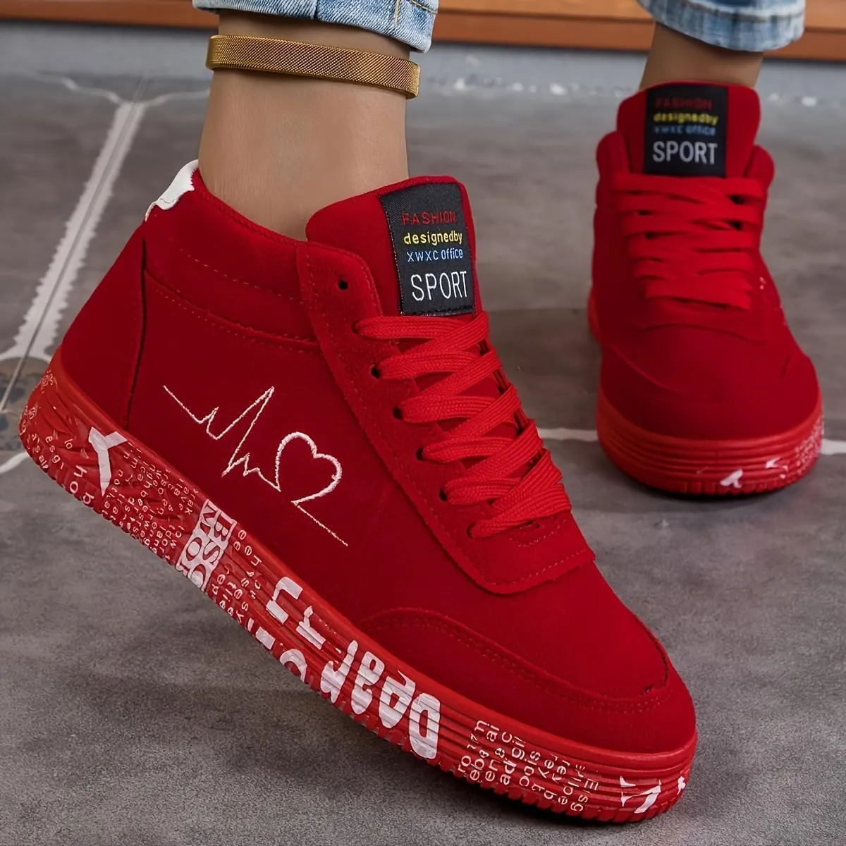 Women's Fashion Solid Color Casual Skateboard Sports Shoes with Heart-Shaped Print, Soft & Thick Low Top Sole for Daily Wear